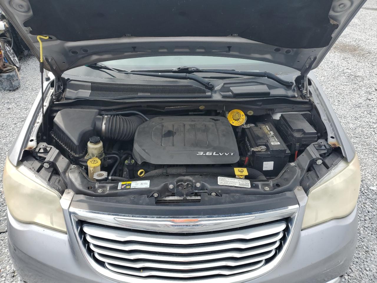 2014 Chrysler Town & Country - Image 12