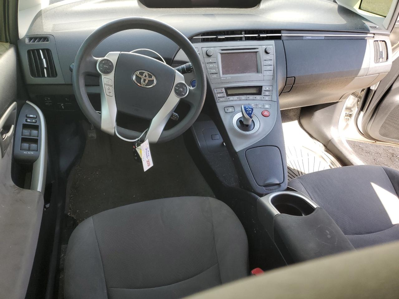 2012 Toyota Prius - Image 8