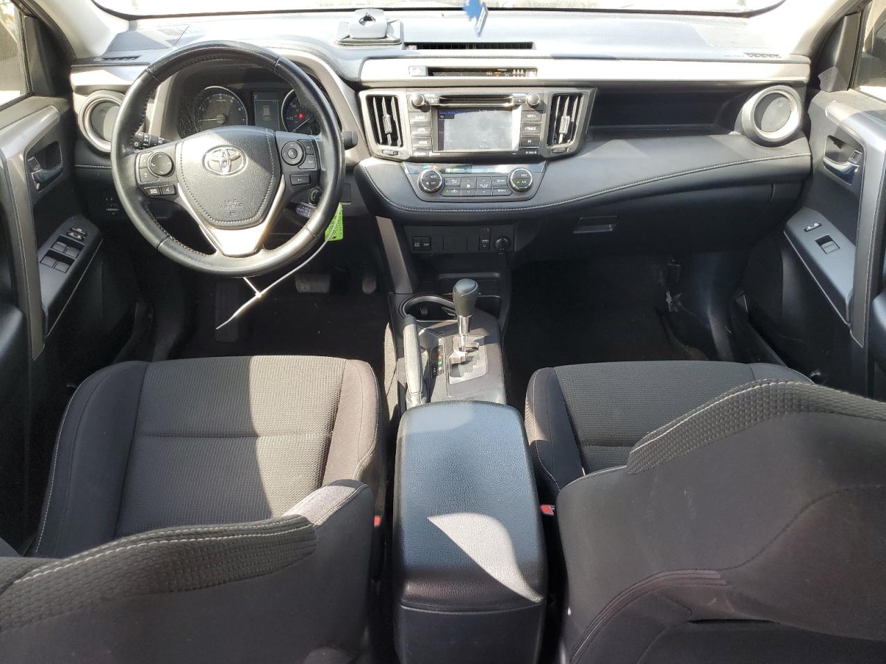 2017 Toyota RAV 4 - Image 8