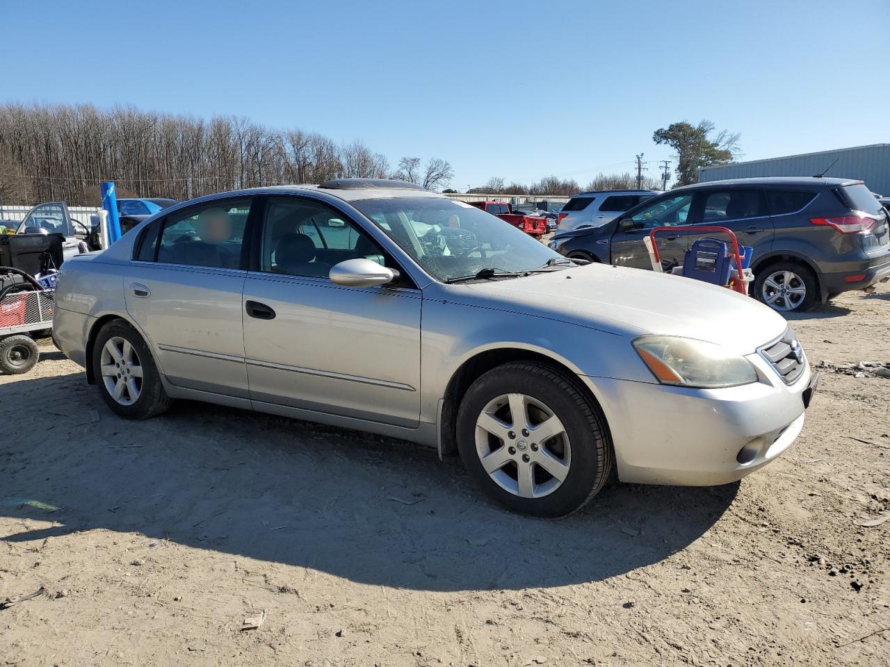 2004 Nissan Altima - Image 4