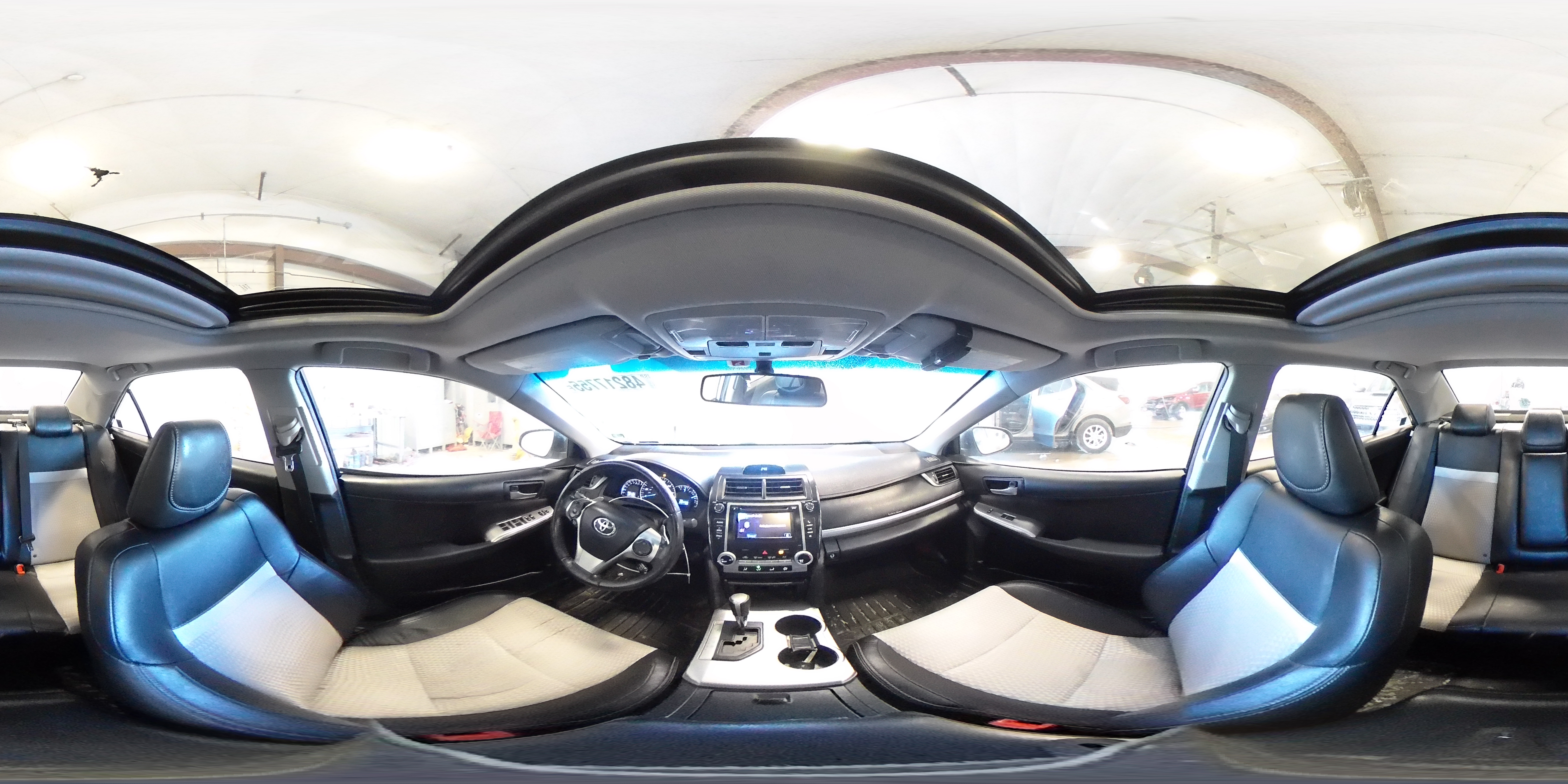 2012 Toyota Camry - Image 14