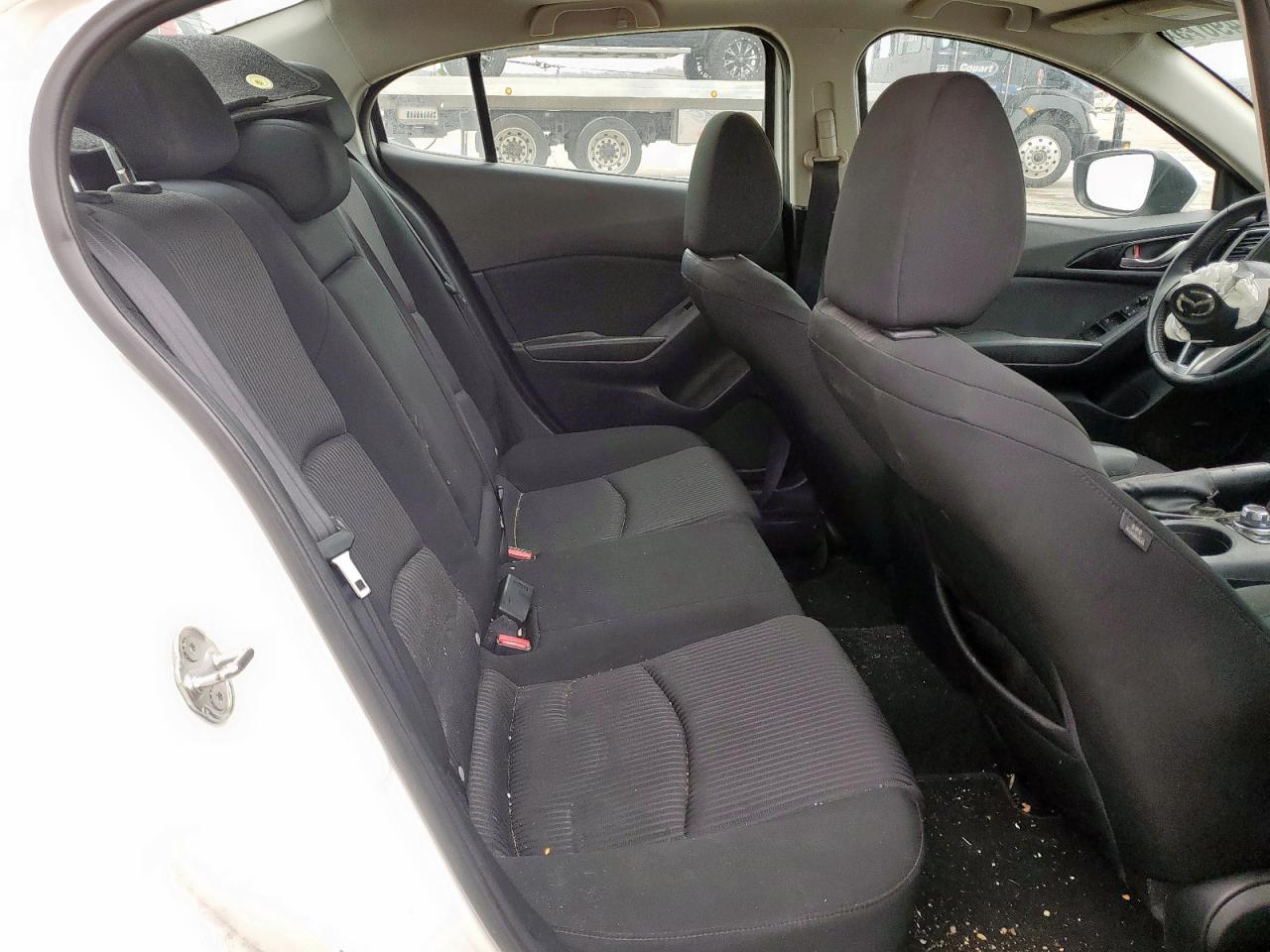 2015 Mazda 3 - Image 10