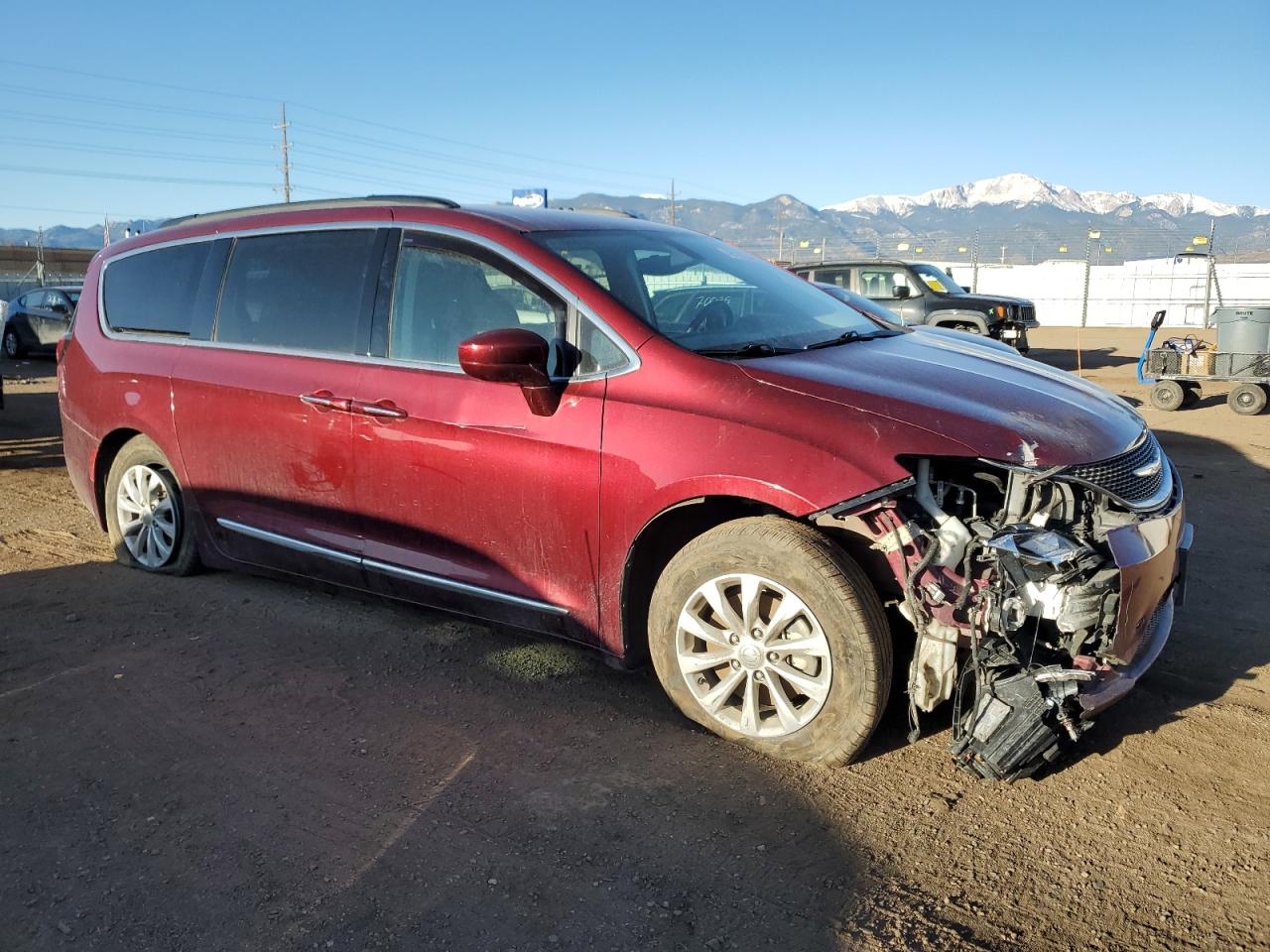 2017 Chrysler Pacifica - Image 4