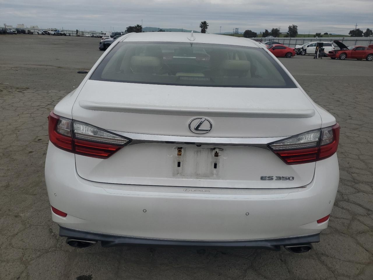 2016 Lexus ES - Image 6