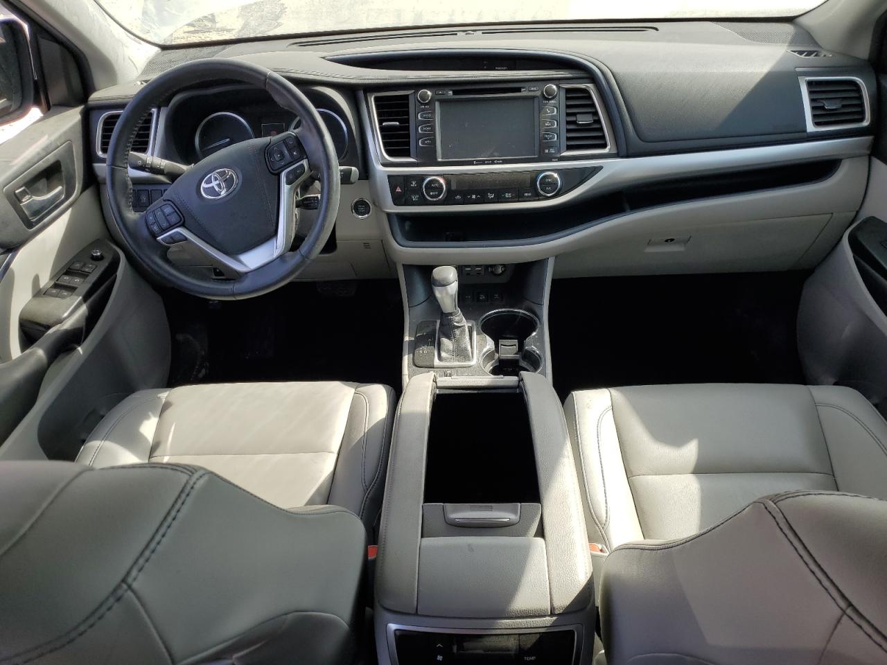 2019 Toyota Highlander - Image 8