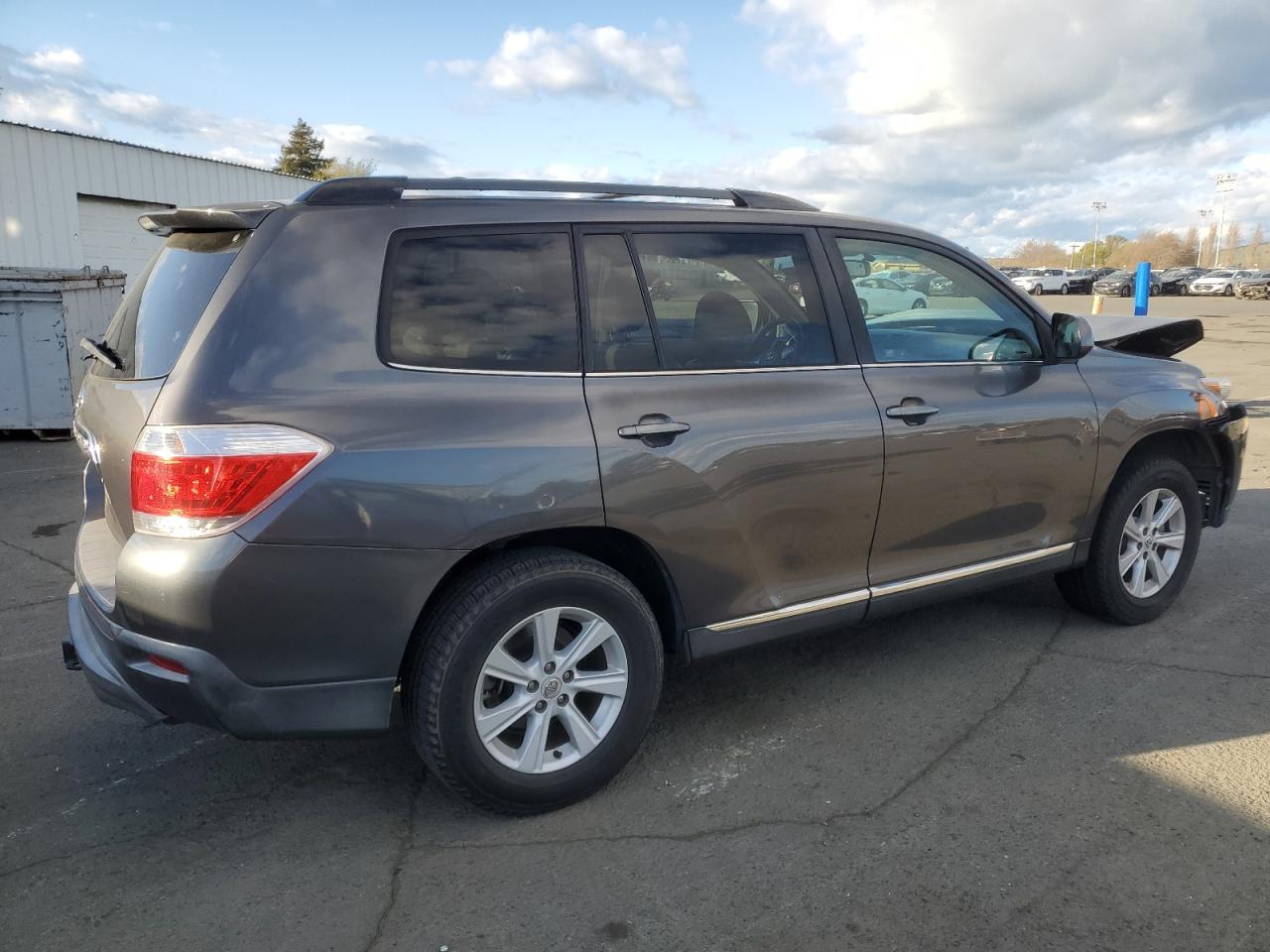 2013 Toyota Highlander - Image 3