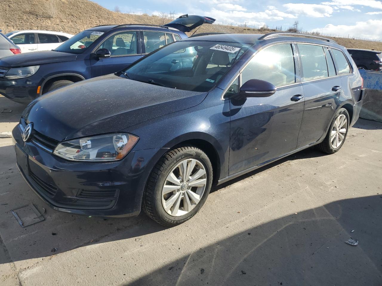 2017 Volkswagen Golf - Image 1
