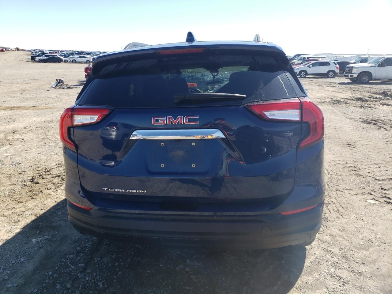 2022 GMC Terrain - Image 6
