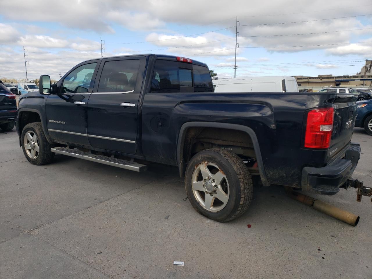 2015 GMC Sierra - Image 2