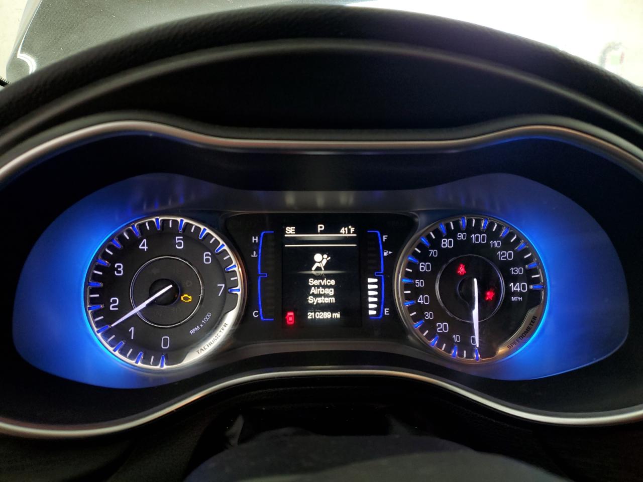 2015 Chrysler 200 - Image 9