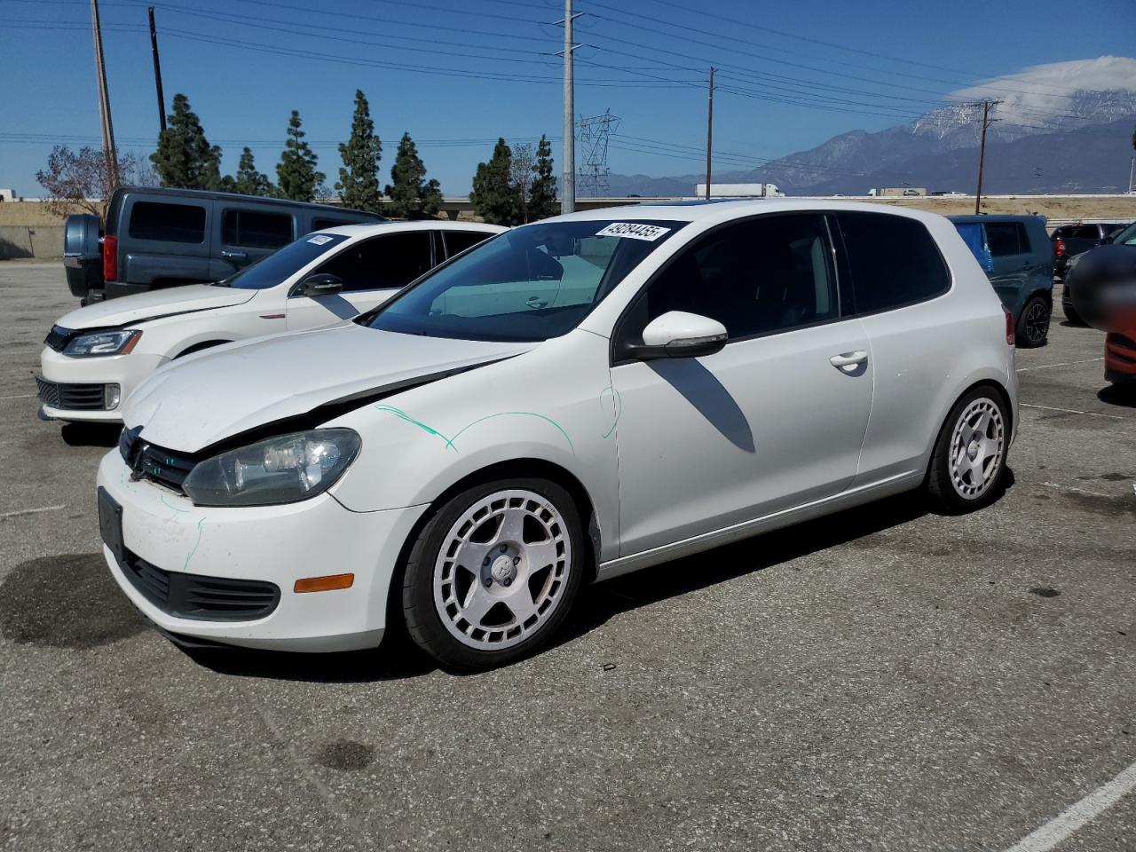 2010 Volkswagen Golf - Image 1