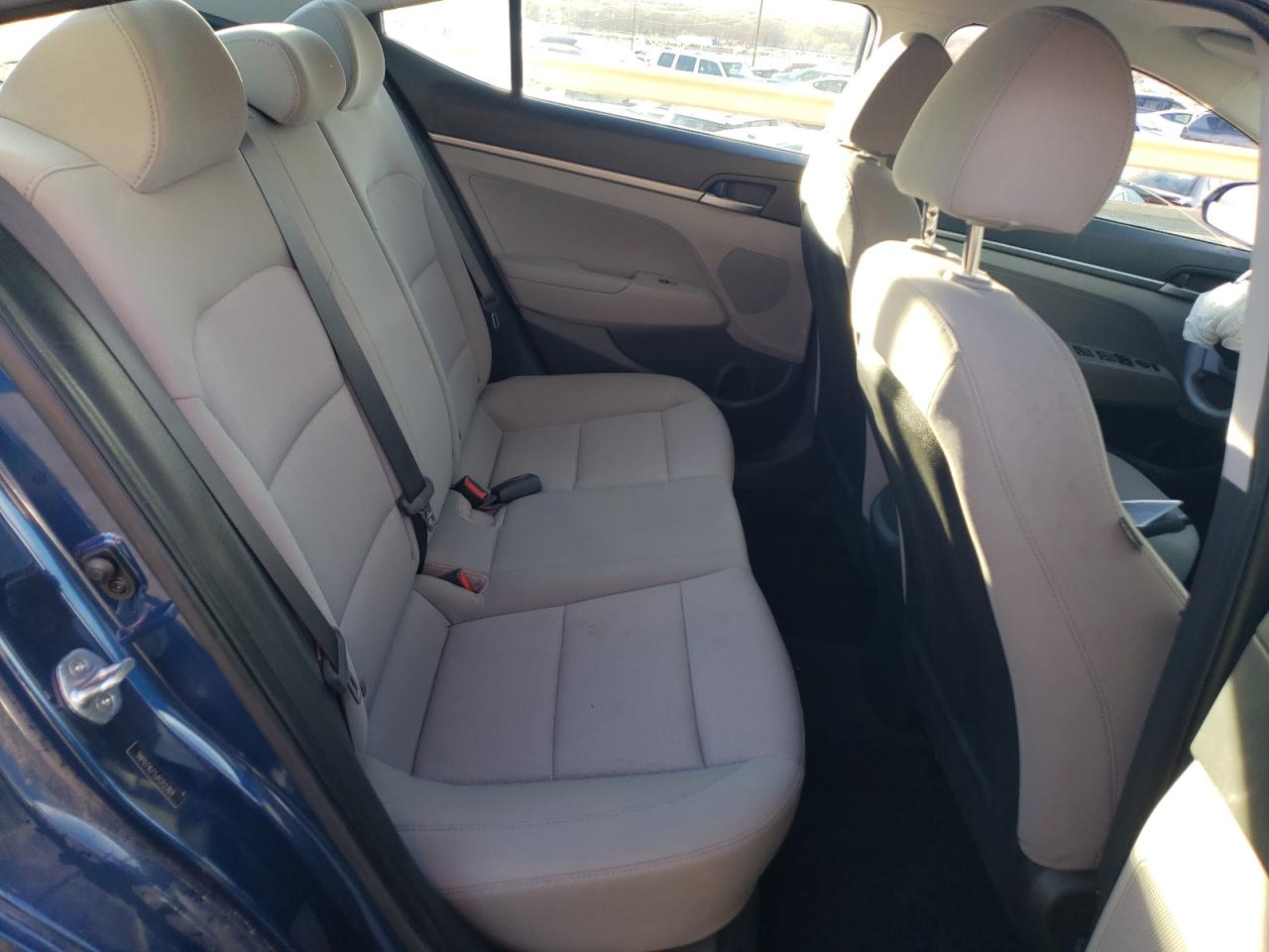 2018 Hyundai Elantra - Image 10