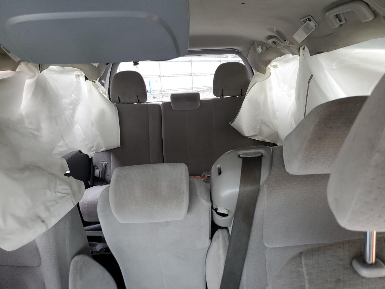 2015 Toyota Sienna - Image 10
