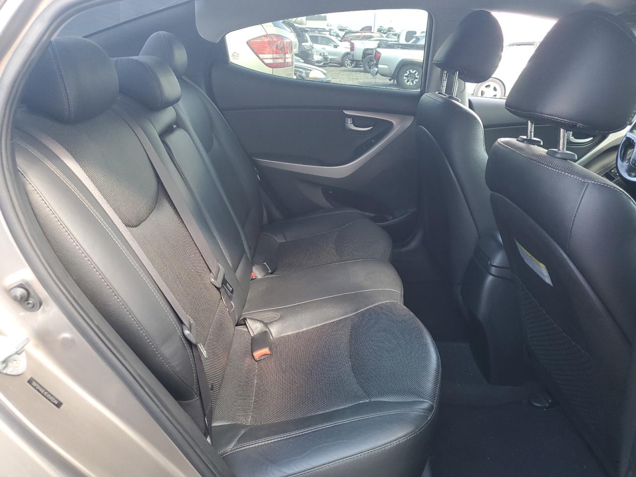 2014 Hyundai Elantra - Image 10