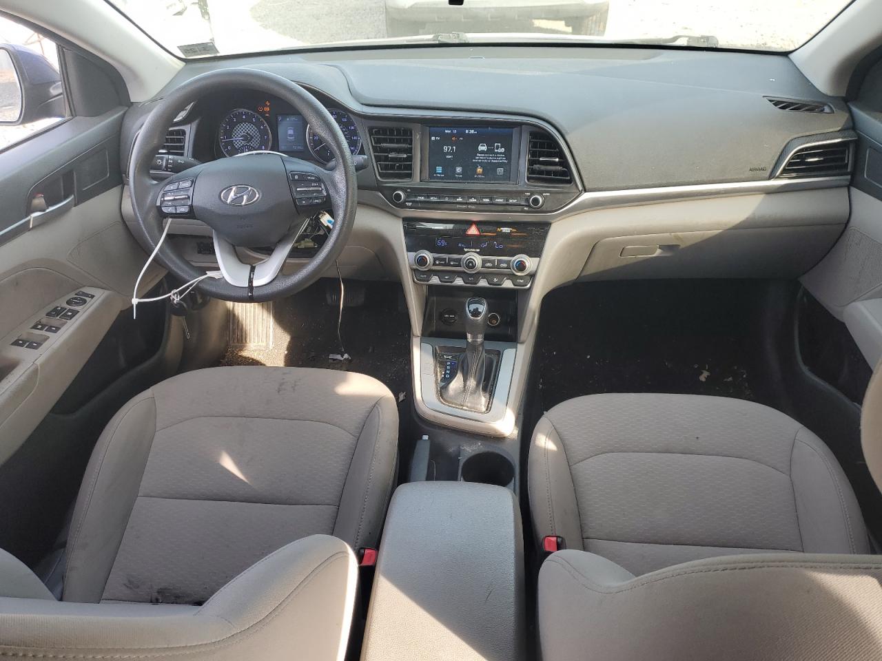2020 Hyundai Elantra - Image 8
