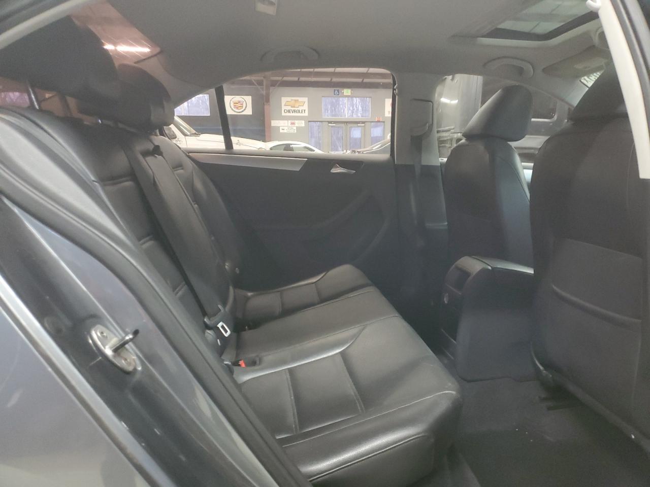 2014 Volkswagen Jetta - Image 10