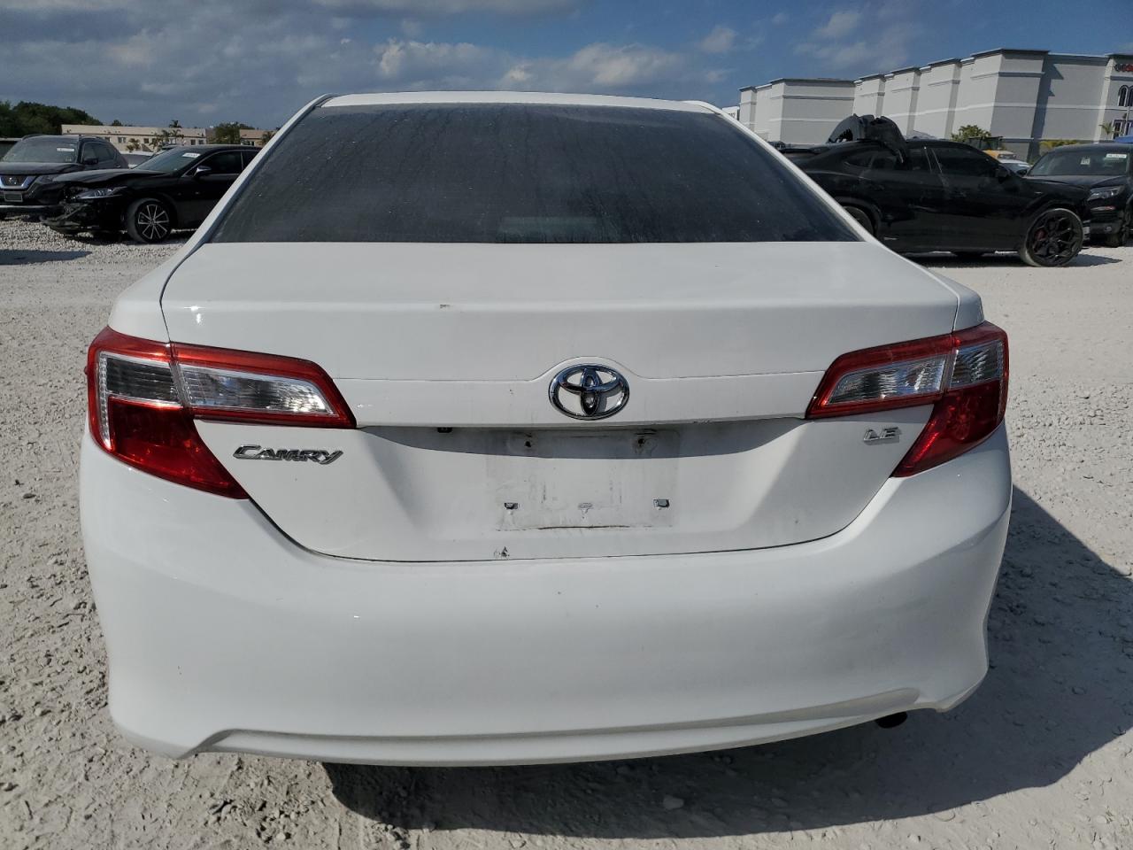 2014 Toyota Camry - Image 6