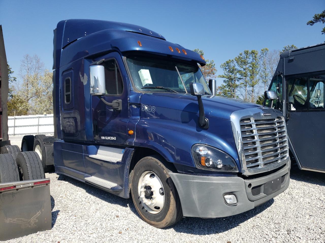 2016 Freightliner Cascadia Semi Truck for Sale in Loganville, GA - Minor Dent/Scratches