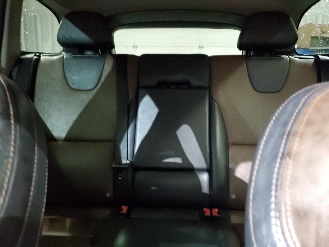 2017 Volvo XC60 - Image 10