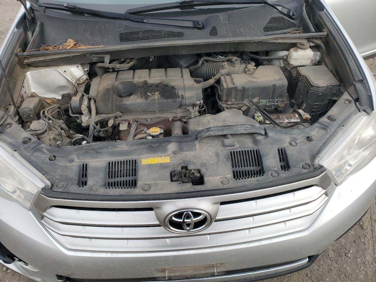 2013 Toyota Highlander - Image 12