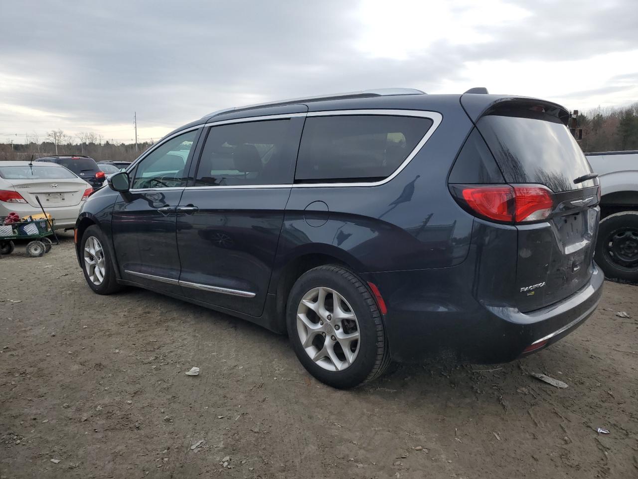 2020 Chrysler Pacifica - Image 2