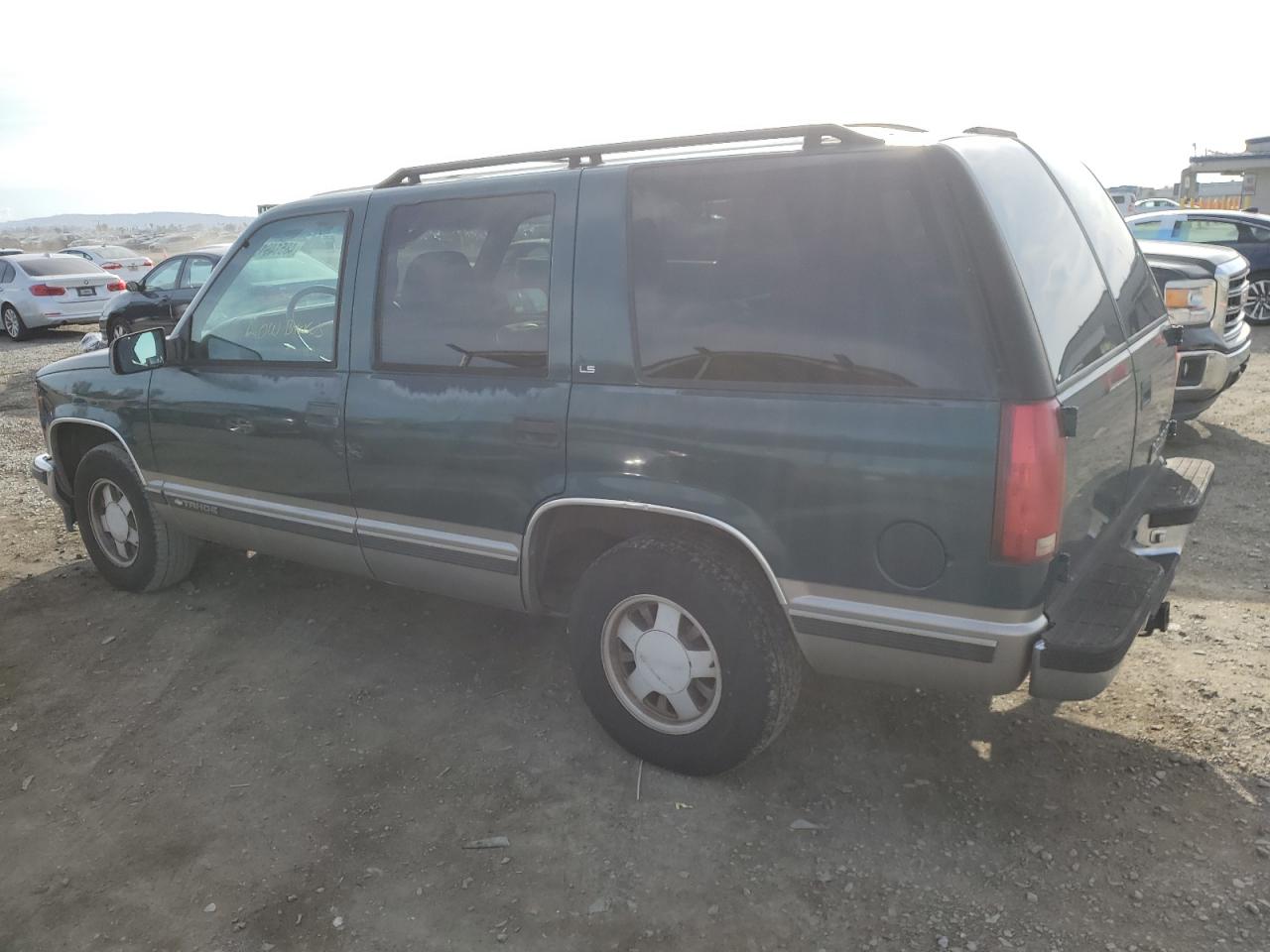 1999 Chevrolet Tahoe - Image 2