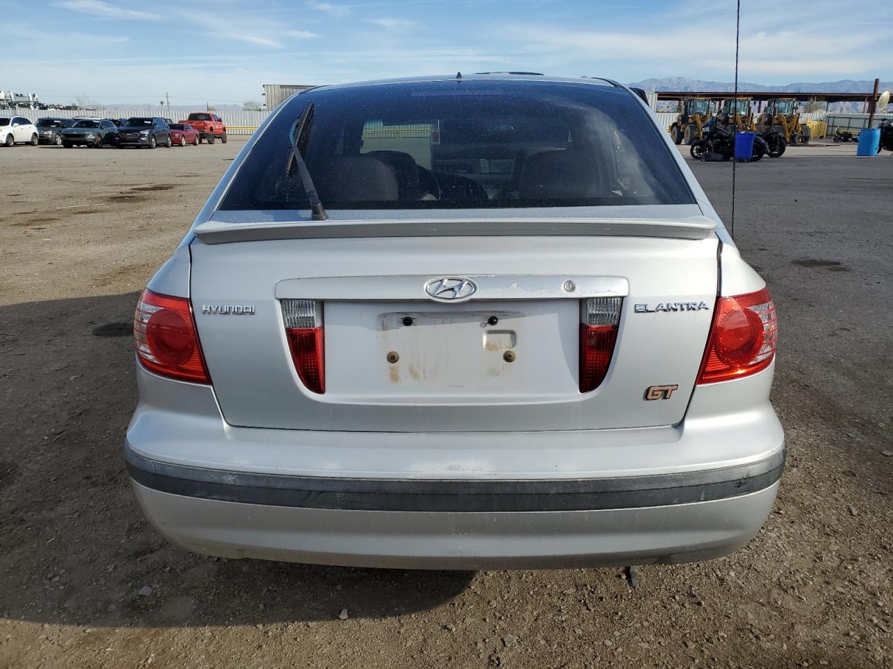 2004 Hyundai Elantra Gls VIN: KMHDN56D84U130497 Lot: 49121055