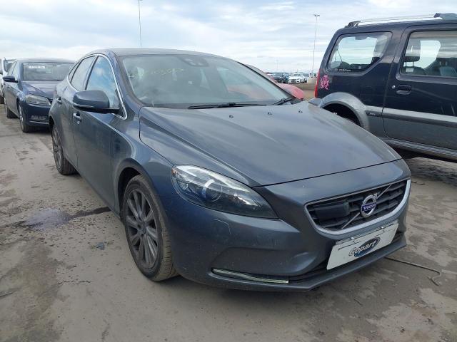 2013 VOLVO V40 SE LUX