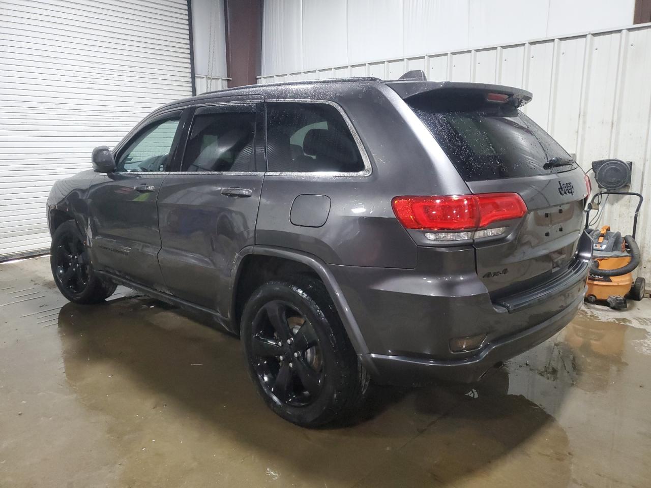 2015 Jeep Grand Cherokee - Image 2