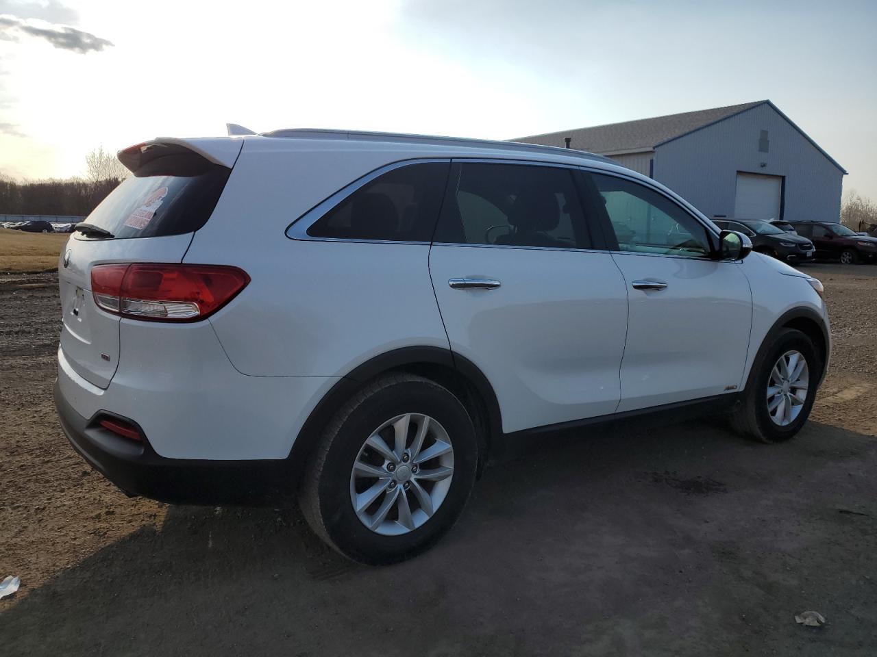 2016 Kia Sorento - Image 3