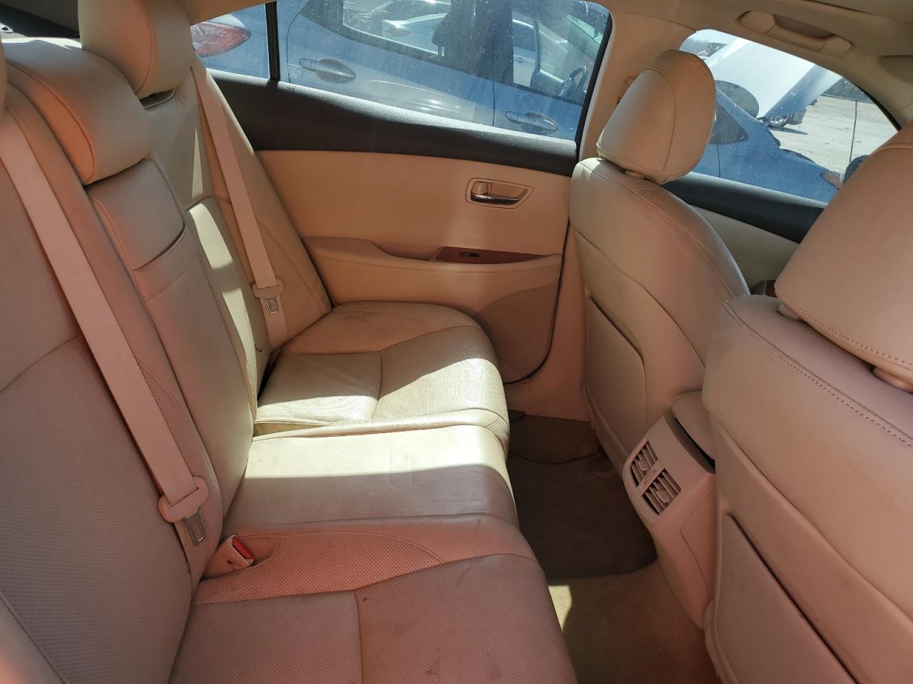 2011 Lexus ES - Image 10
