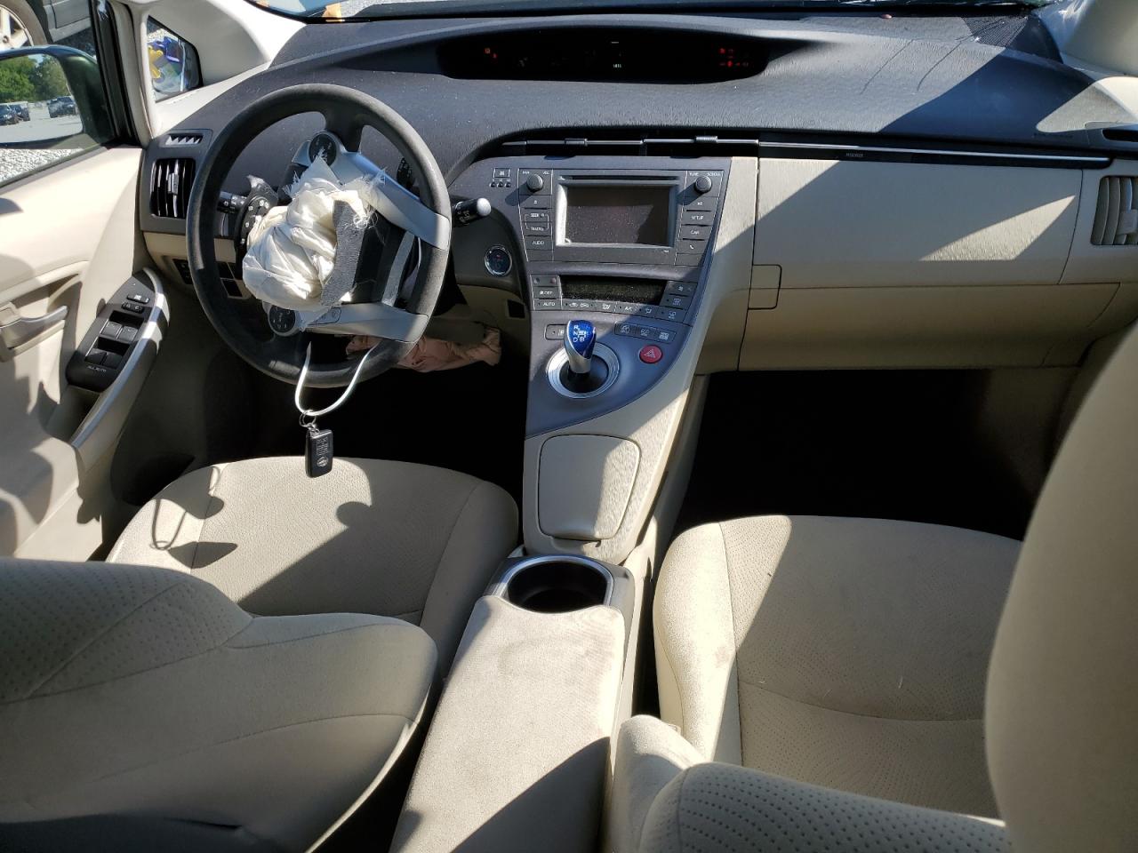2015 Toyota Prius - Image 8