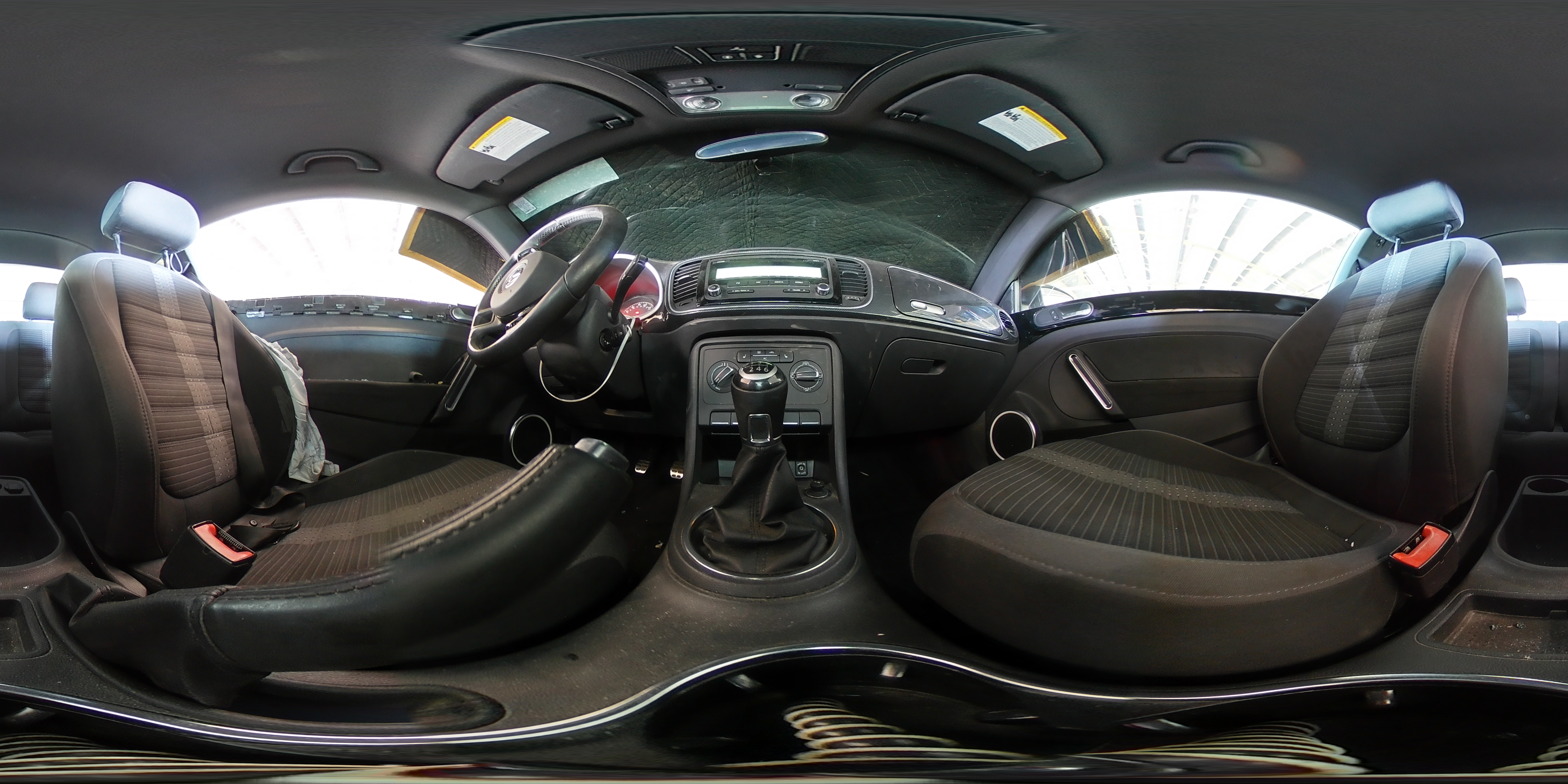 2012 Volkswagen Beetle - Image 12