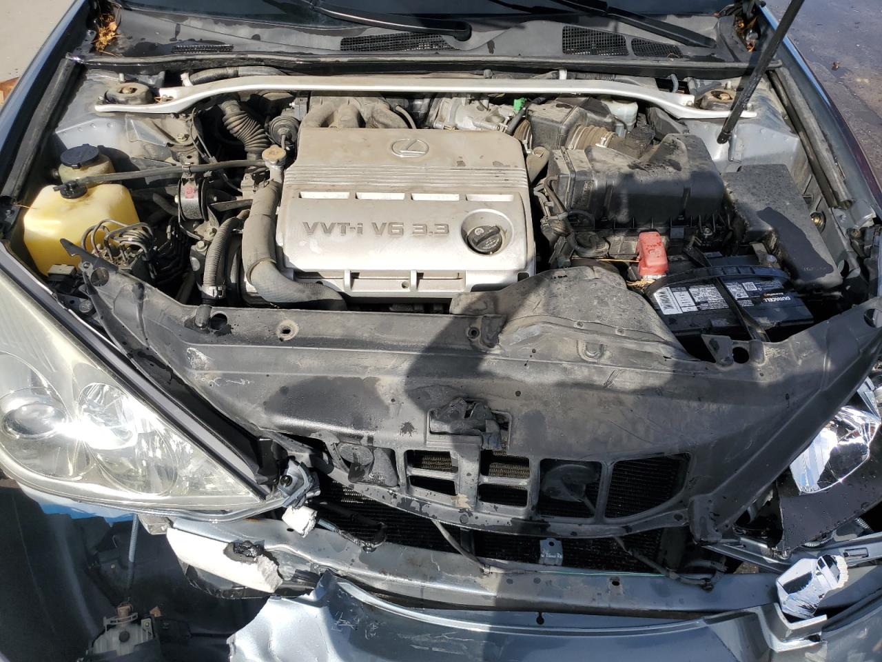 2005 Lexus ES - Image 11