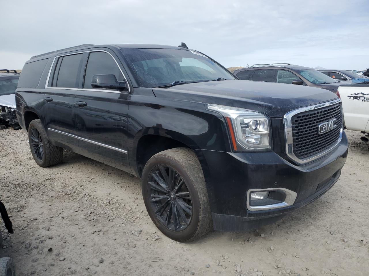 2016 GMC Yukon - Image 4