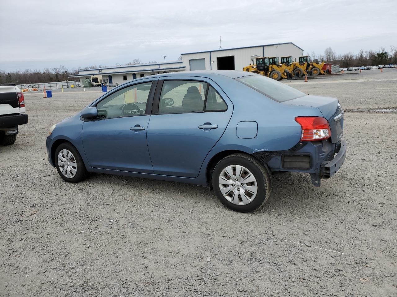 2012 Toyota Yaris - Image 2