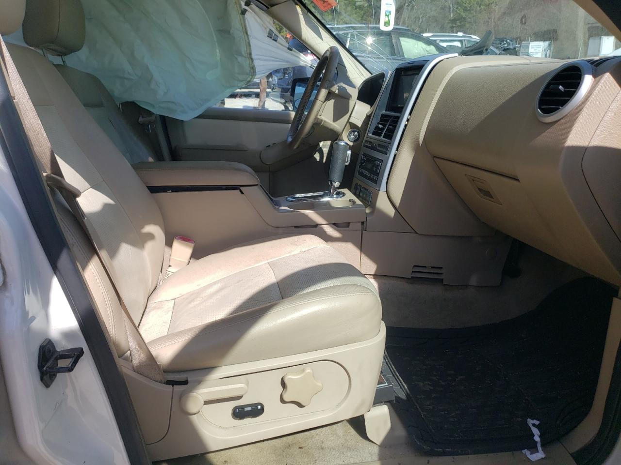 2008 Mercury Mountaineer - Image 7