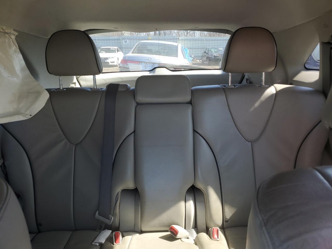 2010 Toyota Venza - Image 10