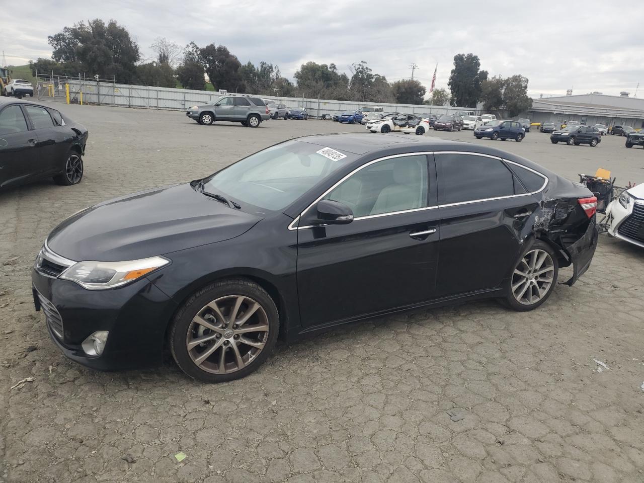 2015 Toyota Avalon - Image 1