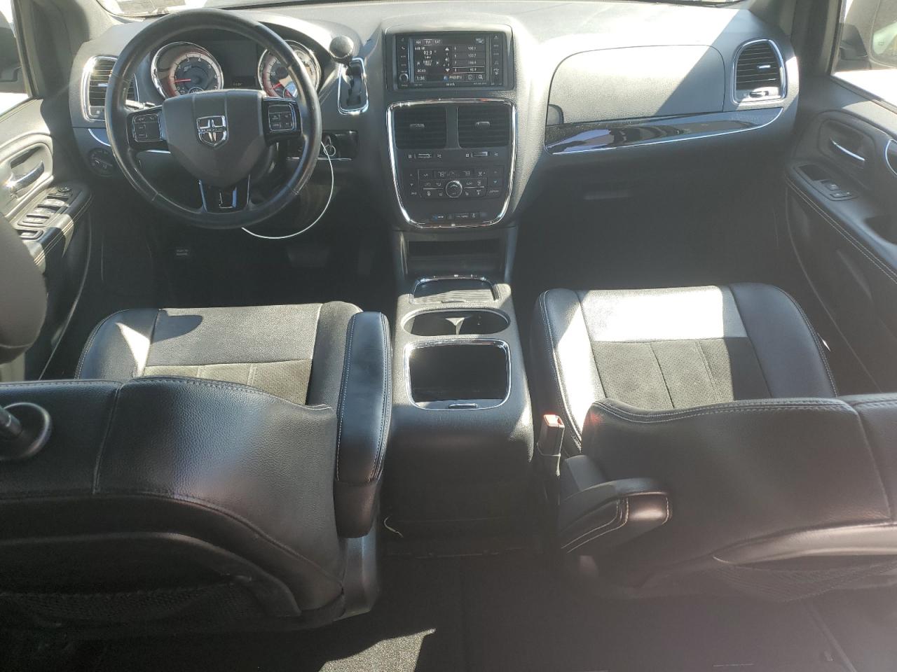 2014 Dodge Caravan - Image 8