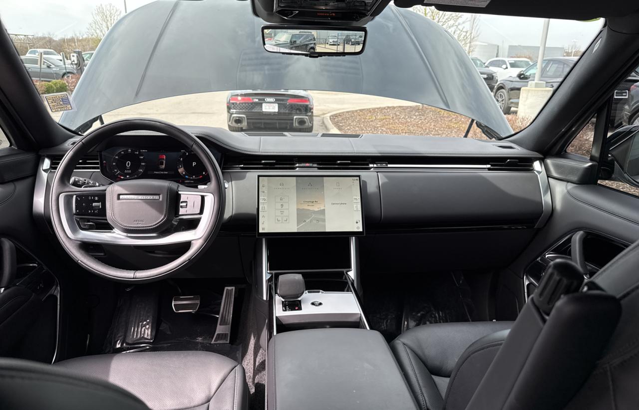 2024 Land Rover Range Rover - Image 9