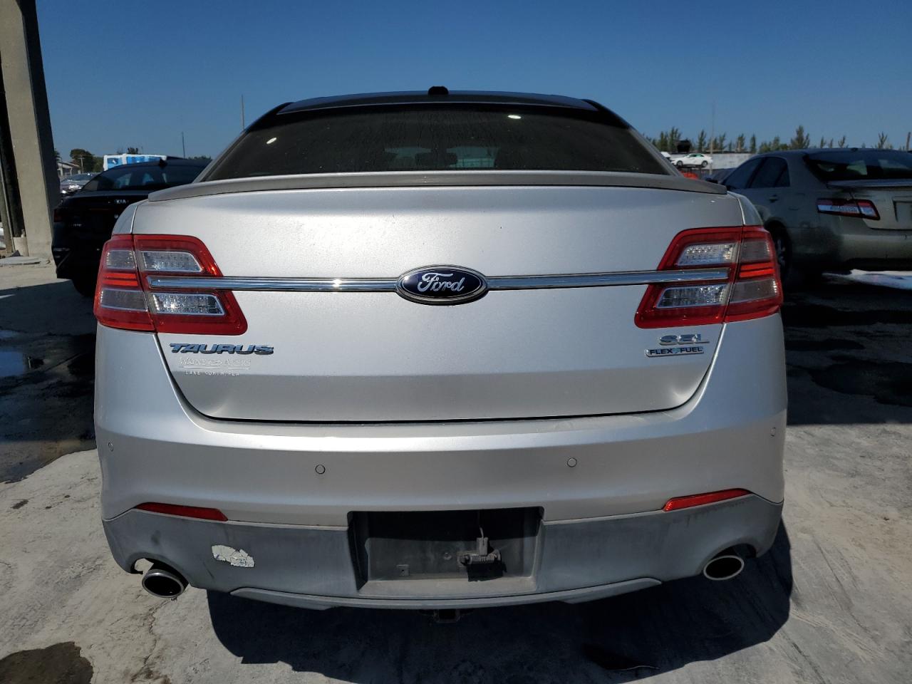 2013 Ford Taurus - Image 6