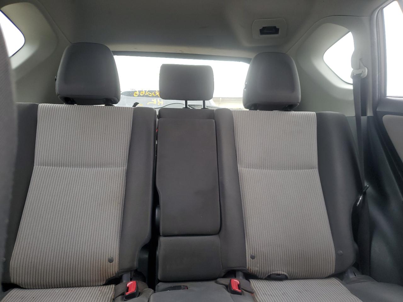 2015 Toyota RAV 4 - Image 10