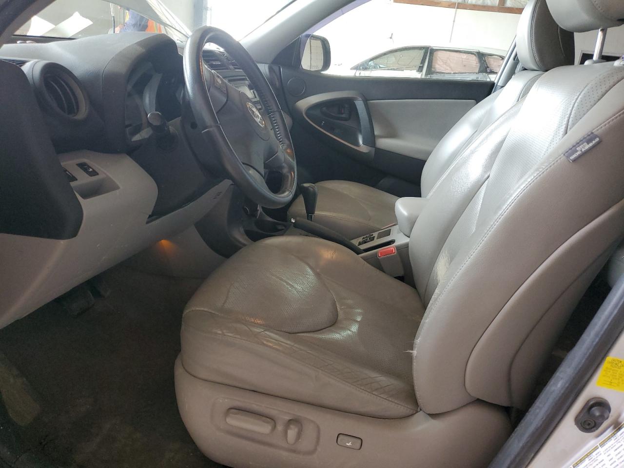 2012 Toyota RAV 4 - Image 7