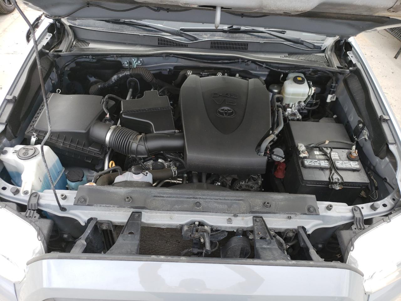 2020 Toyota Tacoma - Image 11