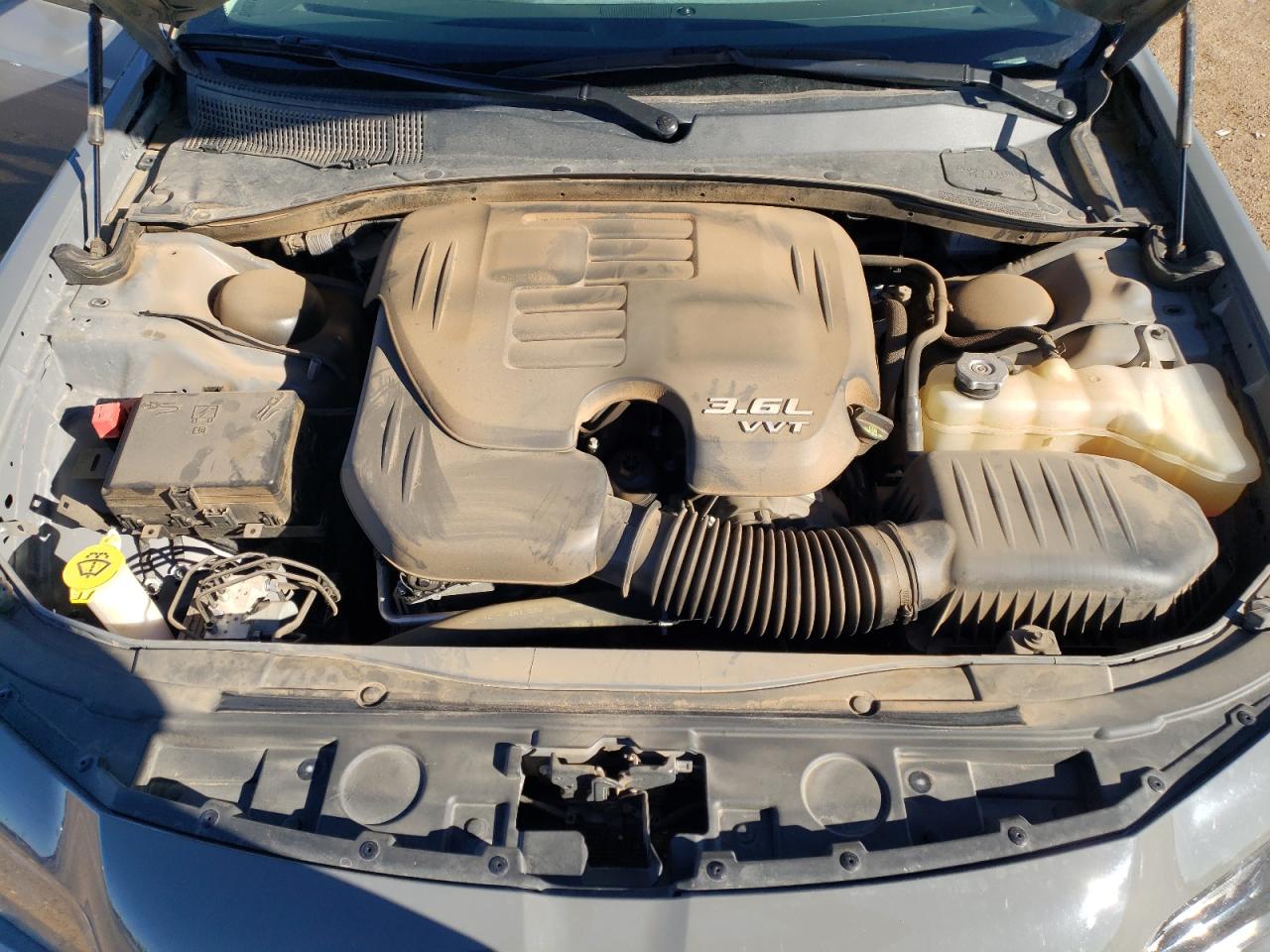 2019 Chrysler 300 - Image 12