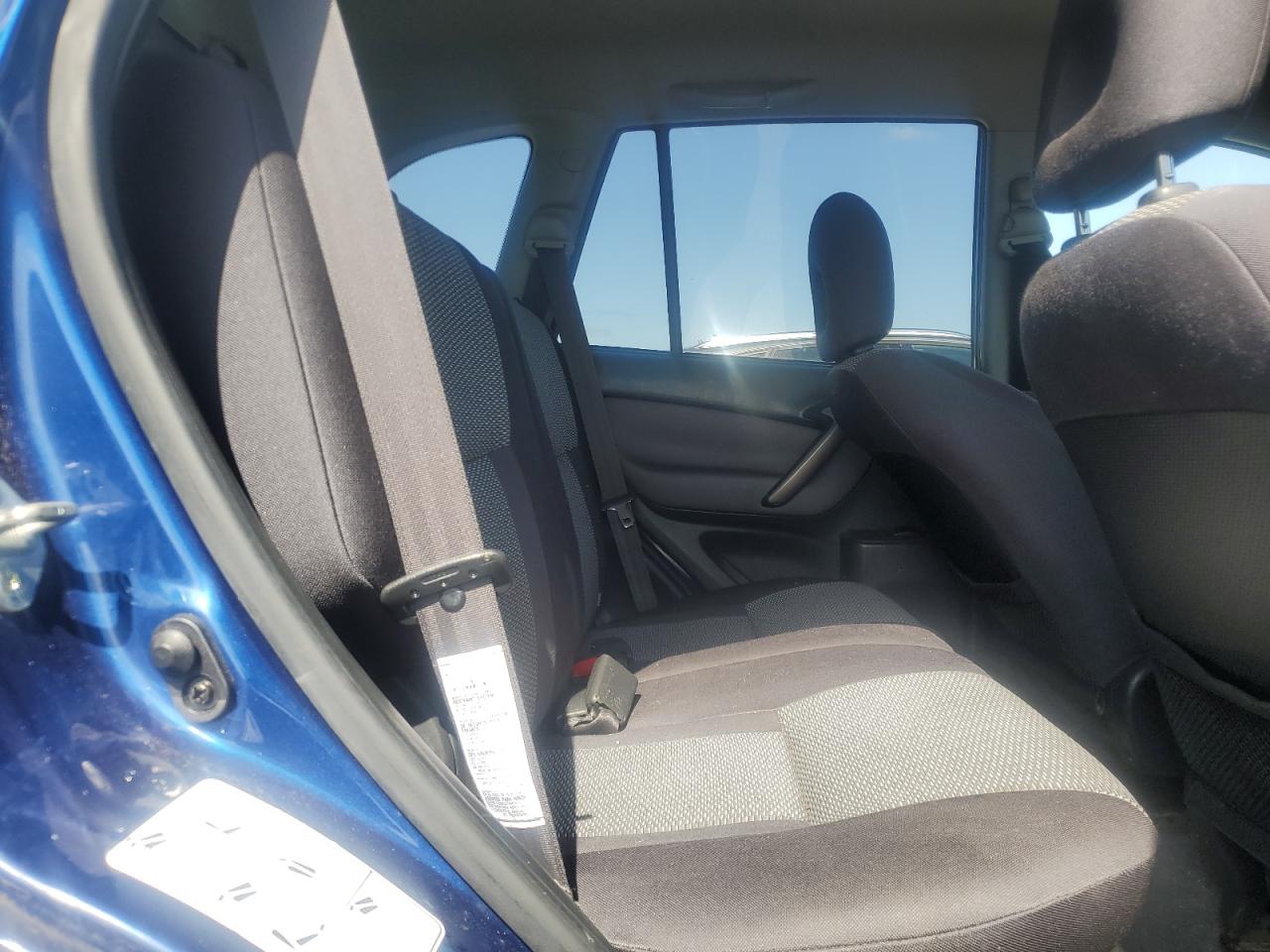 2005 Toyota RAV 4 - Image 11