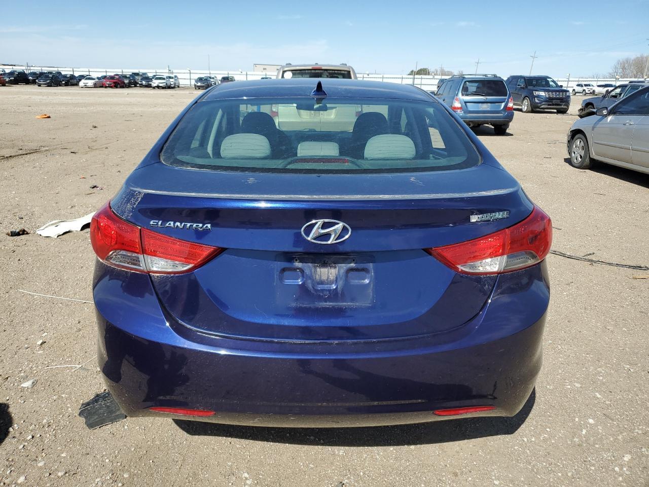 2012 Hyundai Elantra - Image 6