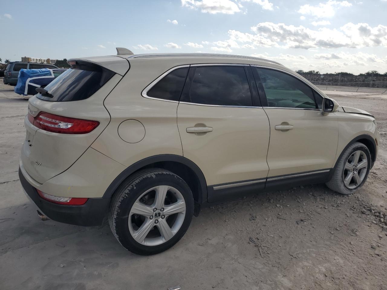 2018 Lincoln MKC - Image 3