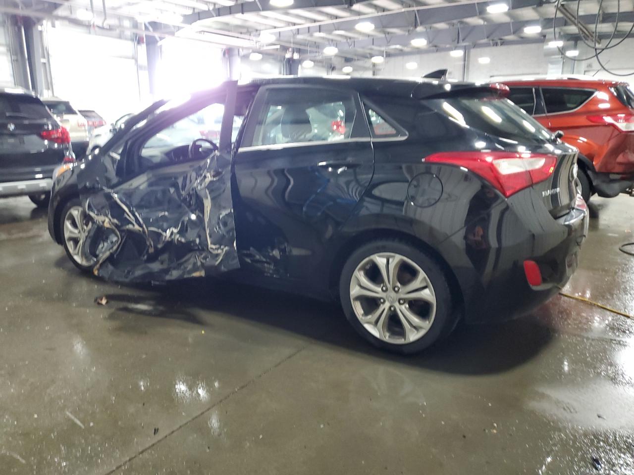 2013 Hyundai Elantra - Image 2